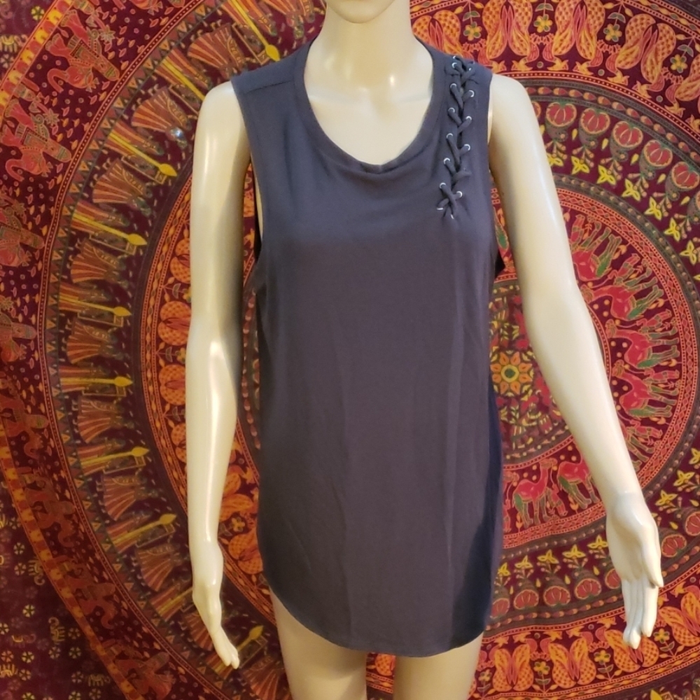 Express rivet and laced muscle top size large